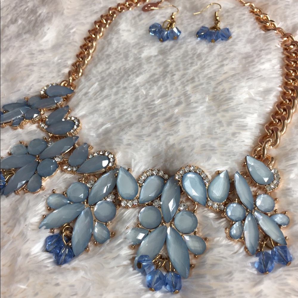 💋New! Gem Drop Bib Statement Necklace💋